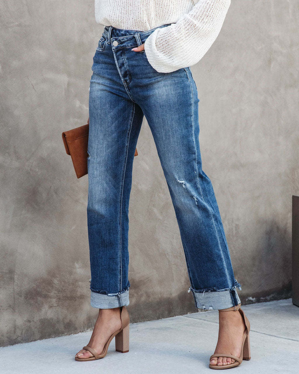 Jeans mit hoher Taille und Knopfleiste, gerade Beinform, Damenmode, urbane Freizeithose für Pendler, Jeanshose mit Löchern, waschbar