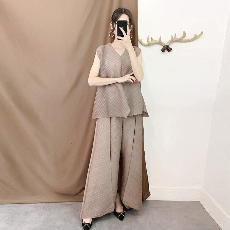 Summer New Temperament Women Loose Casual Pleated Sleeveless Vest Loose Wide Leg Pants Sets Female Fashion