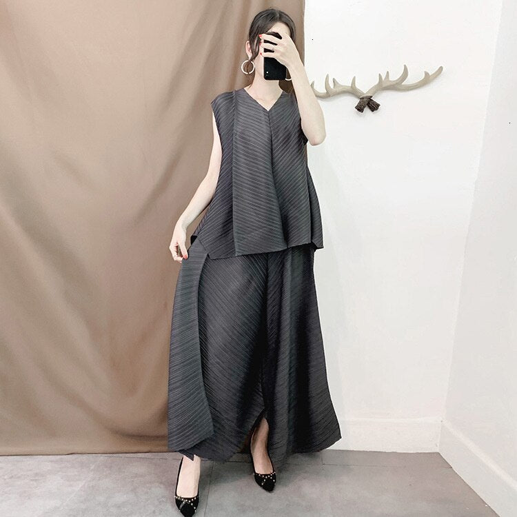 Summer New Temperament Women Loose Casual Pleated Sleeveless Vest Loose Wide Leg Pants Sets Female Fashion